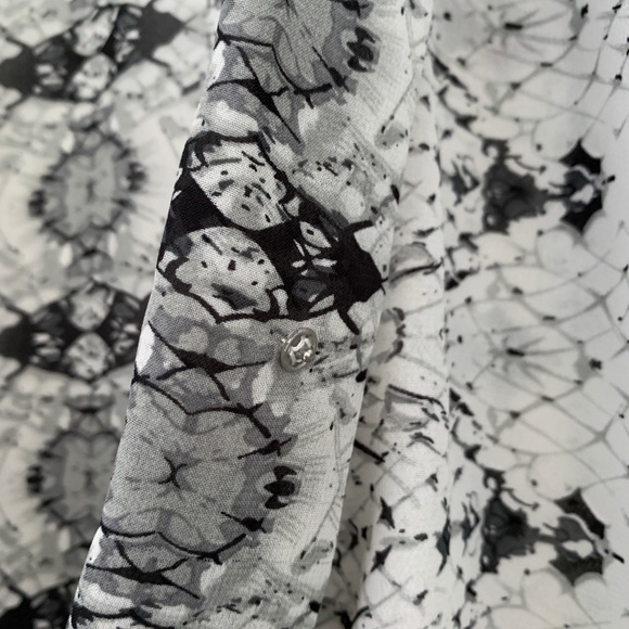 Snake print blouse - Picture 2 of 3